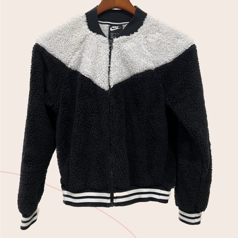 ‼️SOLD ON FB MKT‼️ Women’s Nike Sherpa Bomber Jacket